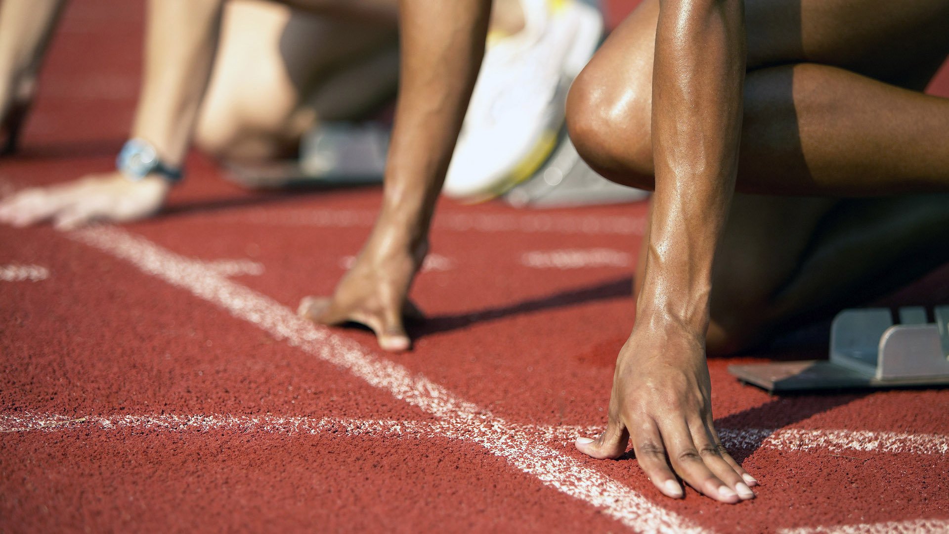 F1新赛季揭幕战，苏格兰收割南非，维斯塔潘与诺里斯的双线焦点战