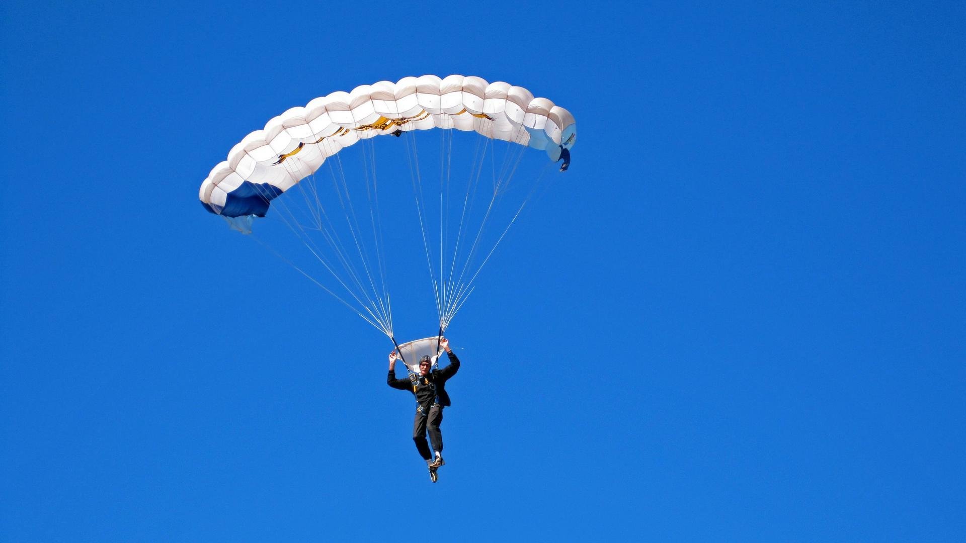 奥恰洛夫独取两分,德国队横扫英格兰挺进四强
